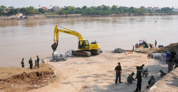 Sập cầu Phong Châu (Phú Thọ): Các cán bộ, chiến sĩ nỗ lực trong công tác cứu hộ 